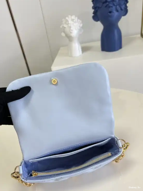 WALLET ON BUBBLEGRAM STRAP VUITTON LOUIS 0702